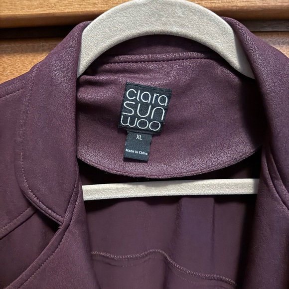 Clara sun Woo liquid leather signature jacket - Picture 2 of 3